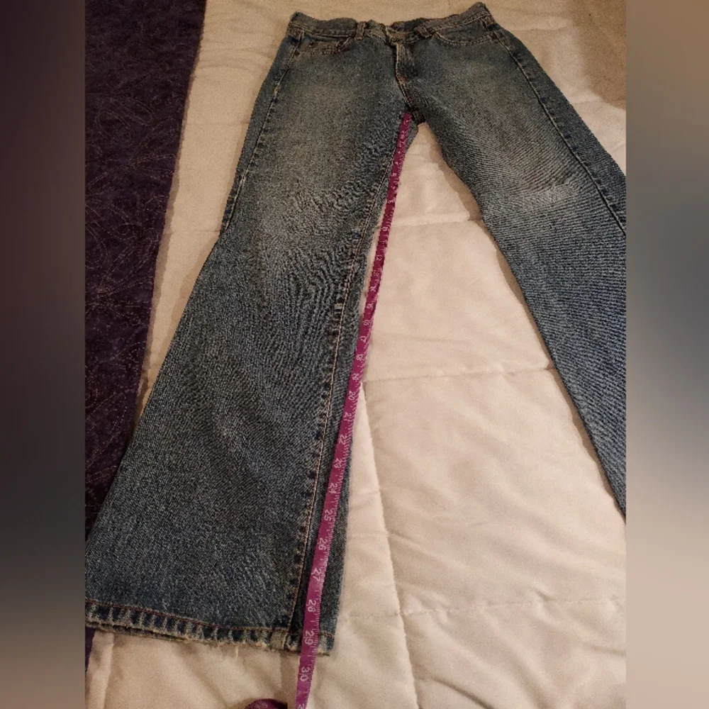 EUC Lucky Brand 100 percent cotton jeans, size 8, 29 waist American made - Picture 6 of 9